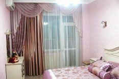 Красивая спальня с балконом